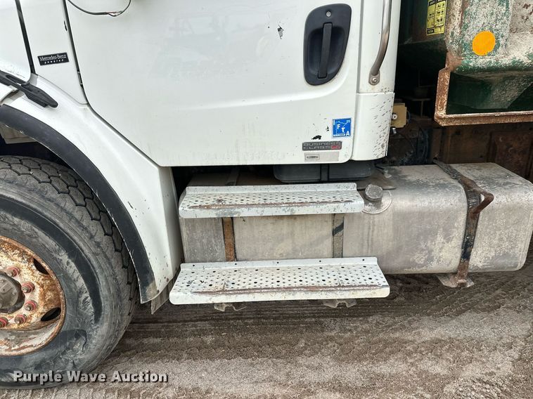 image for item DT6363 2003 Freightliner Business Class M2 dump truck