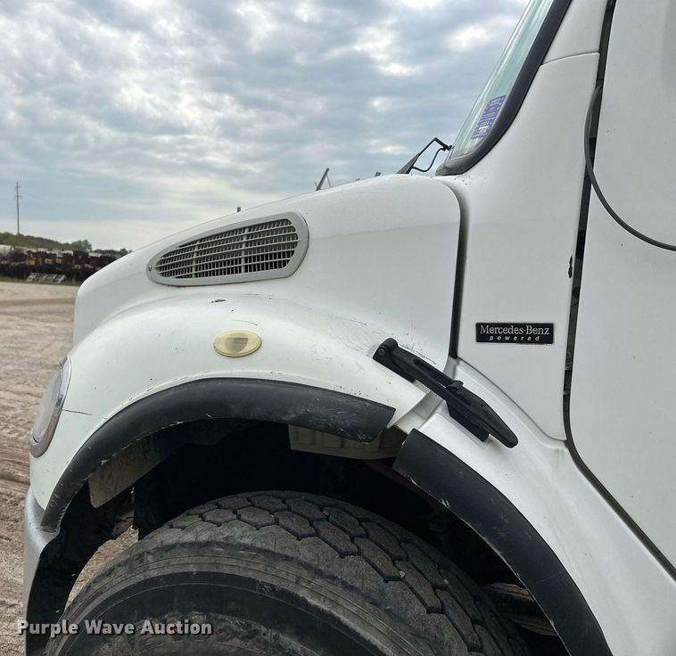 image for item DT6363 2003 Freightliner Business Class M2 dump truck