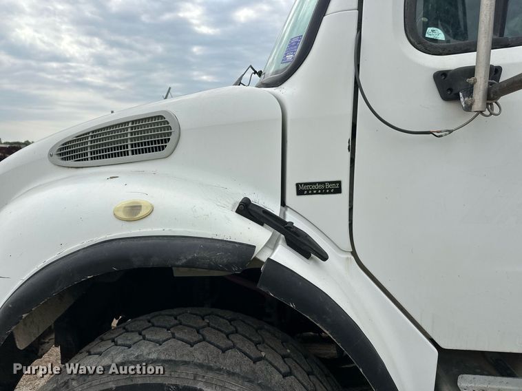 image for item DT6363 2003 Freightliner Business Class M2 dump truck