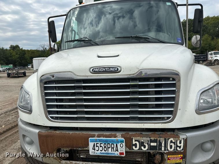 image for item DT6363 2003 Freightliner Business Class M2 dump truck