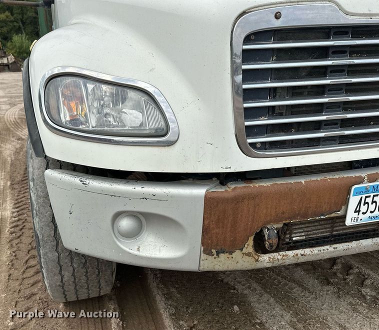 image for item DT6363 2003 Freightliner Business Class M2 dump truck