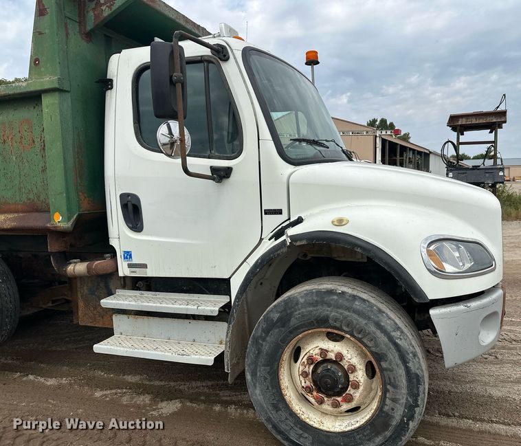 image for item DT6363 2003 Freightliner Business Class M2 dump truck