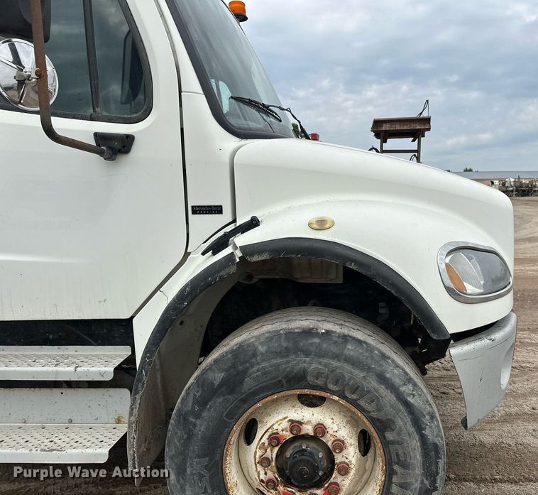 image for item DT6363 2003 Freightliner Business Class M2 dump truck