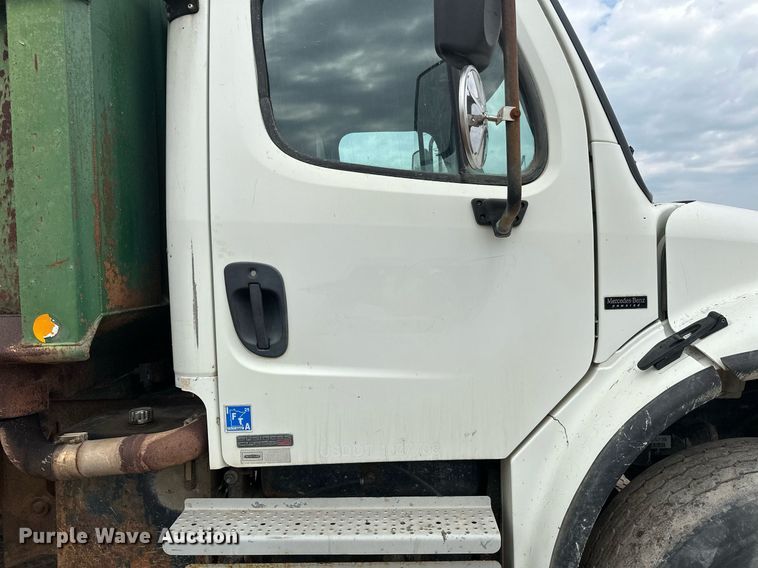 image for item DT6363 2003 Freightliner Business Class M2 dump truck