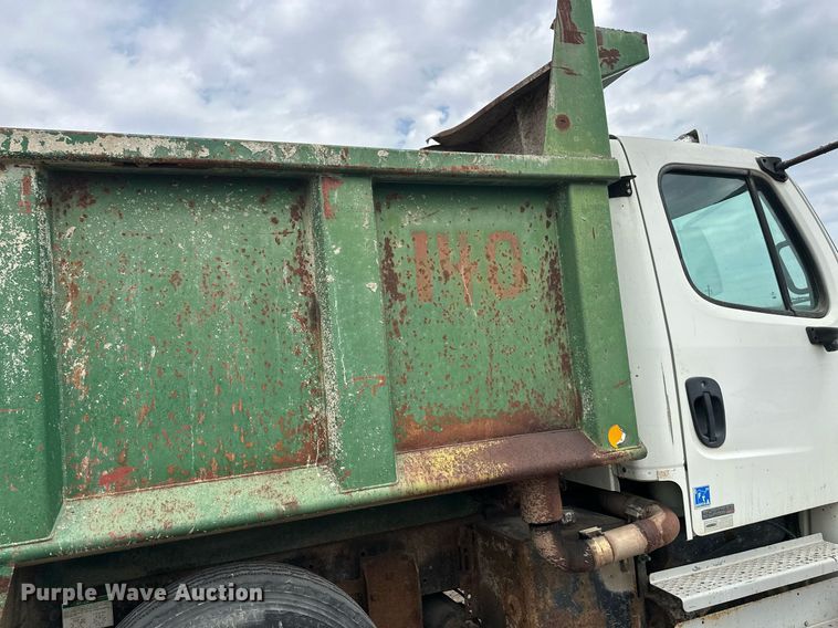 image for item DT6363 2003 Freightliner Business Class M2 dump truck