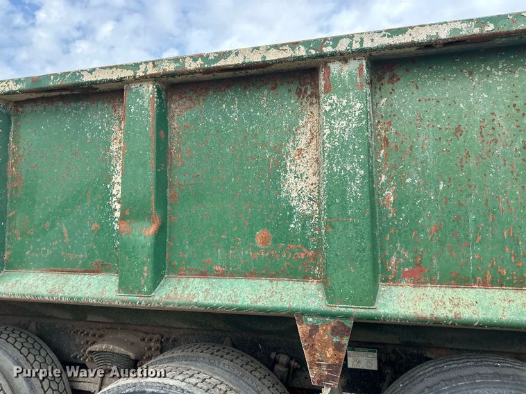 image for item DT6363 2003 Freightliner Business Class M2 dump truck