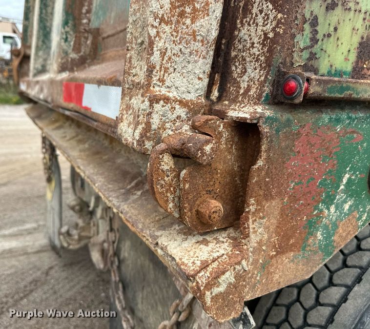 image for item DT6363 2003 Freightliner Business Class M2 dump truck