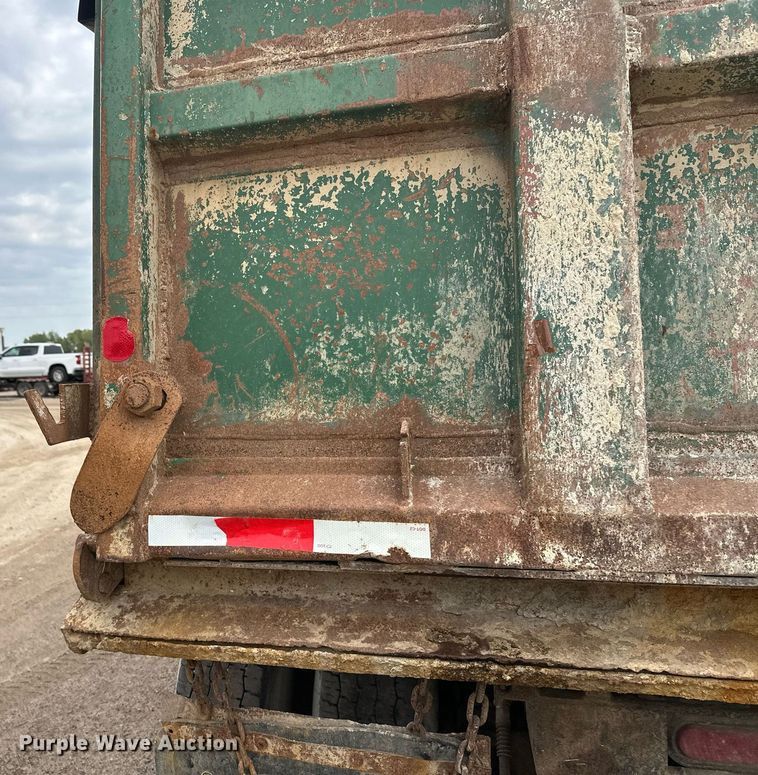 image for item DT6363 2003 Freightliner Business Class M2 dump truck