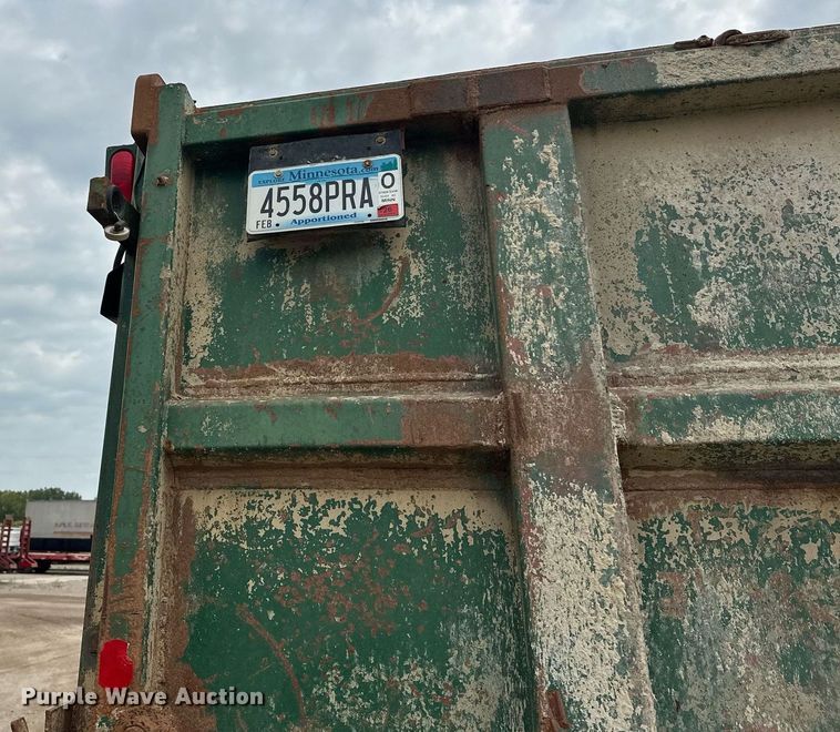 image for item DT6363 2003 Freightliner Business Class M2 dump truck