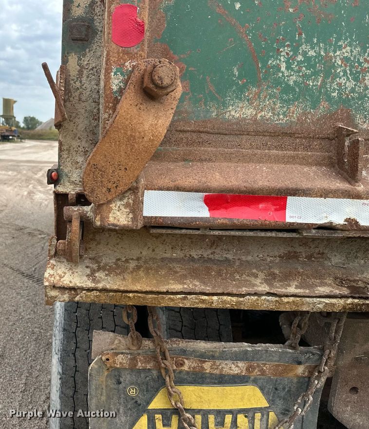 image for item DT6363 2003 Freightliner Business Class M2 dump truck