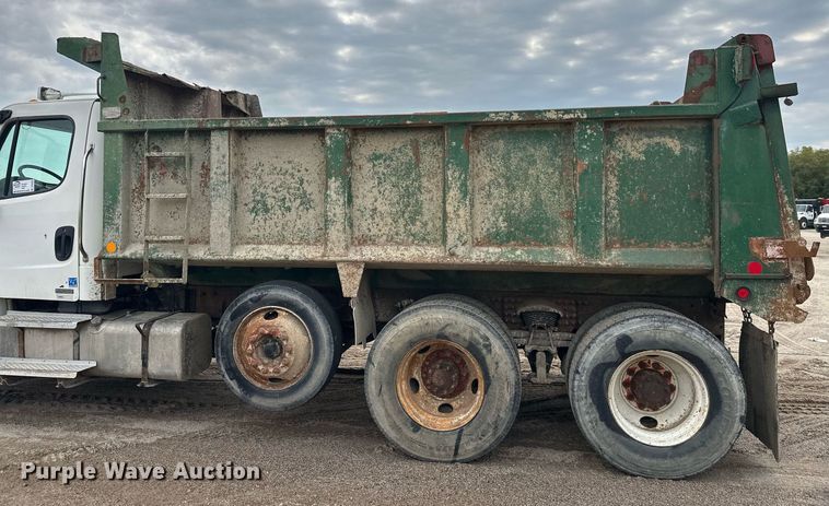 image for item DT6363 2003 Freightliner Business Class M2 dump truck