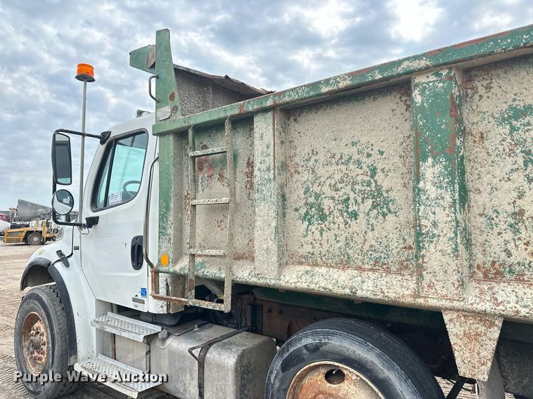 image for item DT6363 2003 Freightliner Business Class M2 dump truck