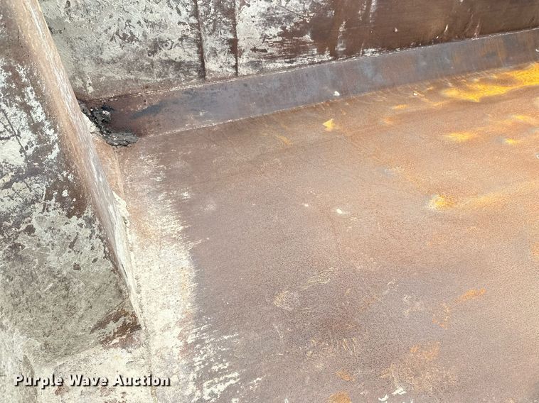 image for item DT6363 2003 Freightliner Business Class M2 dump truck