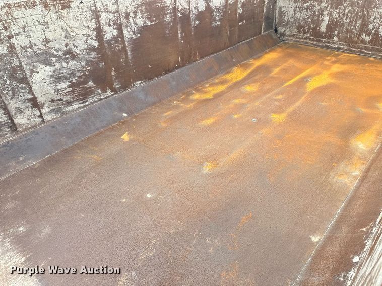 image for item DT6363 2003 Freightliner Business Class M2 dump truck