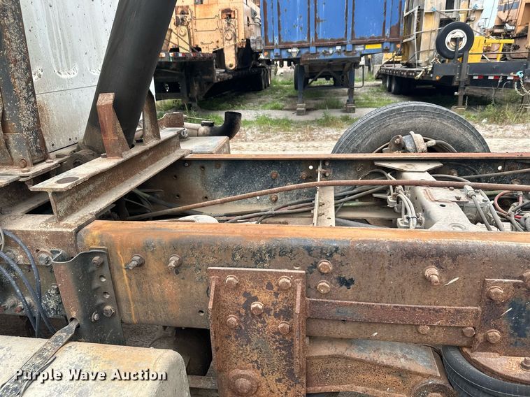 image for item DT6363 2003 Freightliner Business Class M2 dump truck