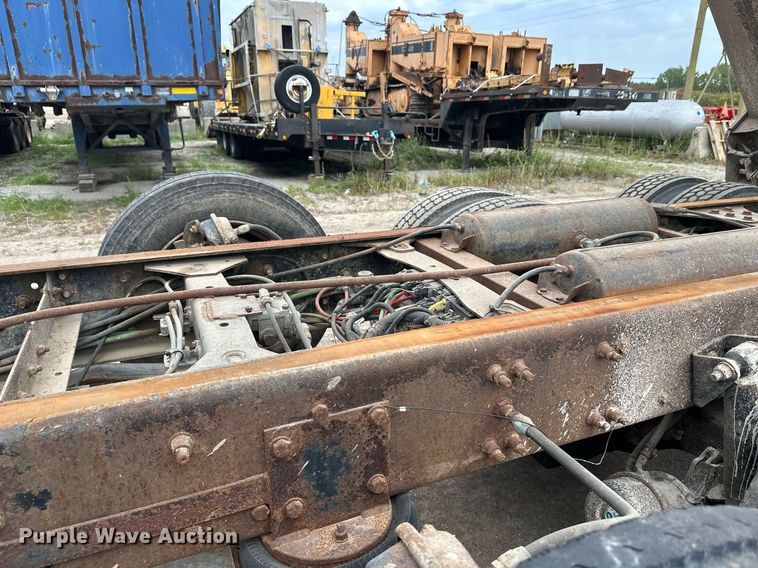 image for item DT6363 2003 Freightliner Business Class M2 dump truck