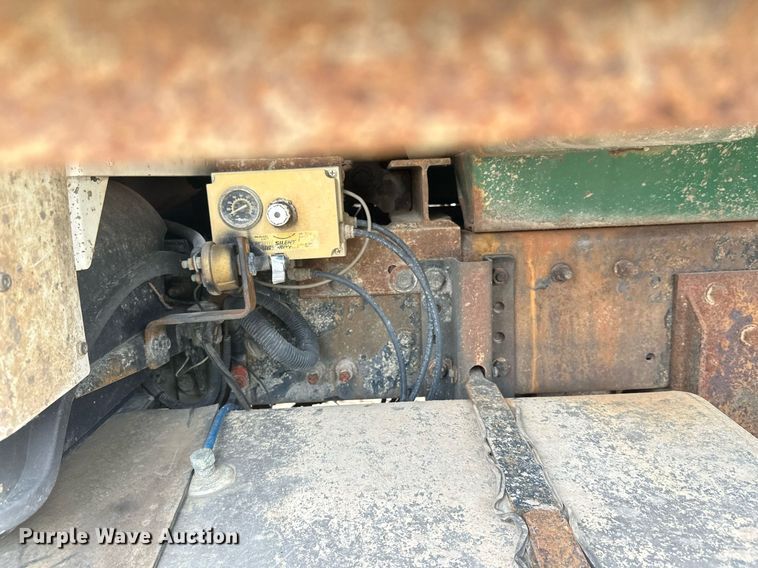 image for item DT6363 2003 Freightliner Business Class M2 dump truck