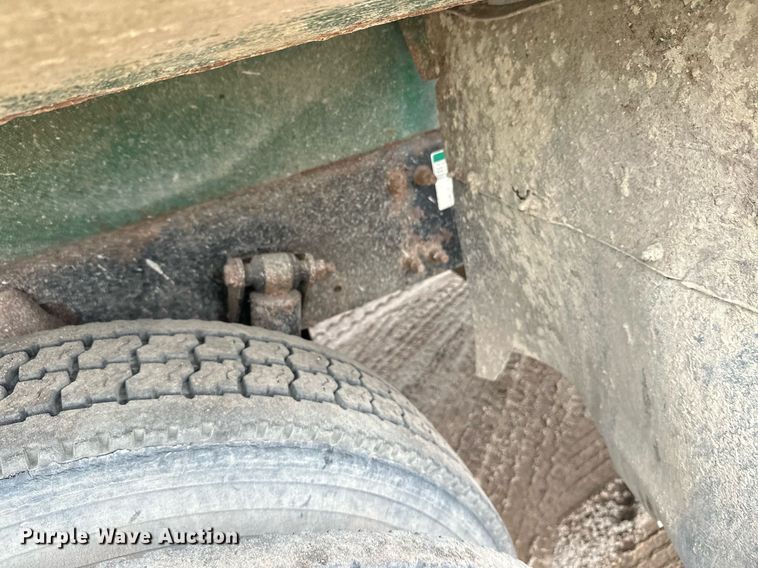 image for item DT6363 2003 Freightliner Business Class M2 dump truck