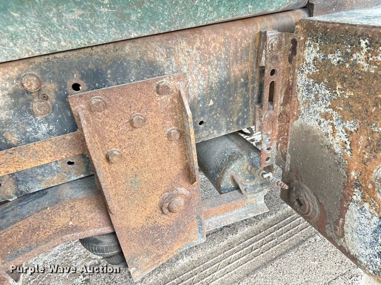 image for item DT6363 2003 Freightliner Business Class M2 dump truck