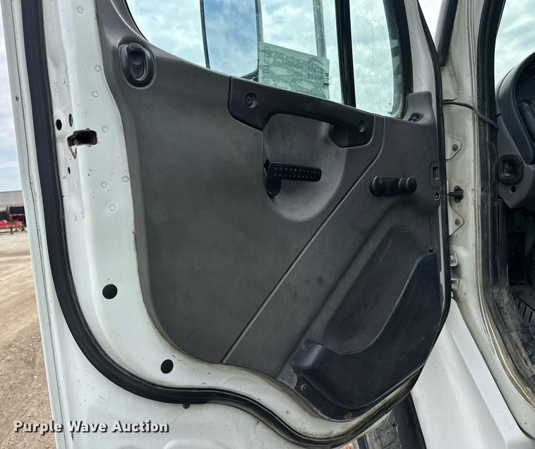 image for item DT6363 2003 Freightliner Business Class M2 dump truck