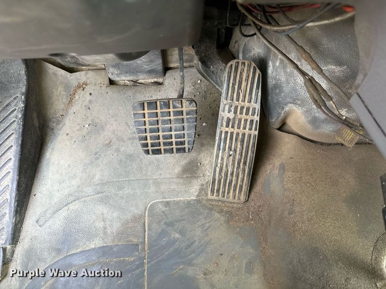 image for item DT6363 2003 Freightliner Business Class M2 dump truck