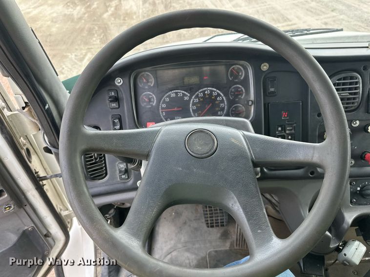 image for item DT6363 2003 Freightliner Business Class M2 dump truck