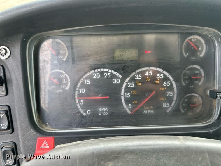 image for item DT6363 2003 Freightliner Business Class M2 dump truck