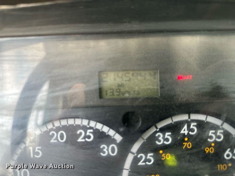 image for item DT6363 2003 Freightliner Business Class M2 dump truck