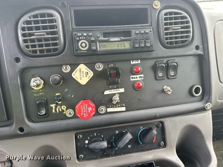 image for item DT6363 2003 Freightliner Business Class M2 dump truck