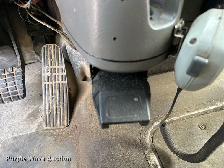 image for item DT6363 2003 Freightliner Business Class M2 dump truck