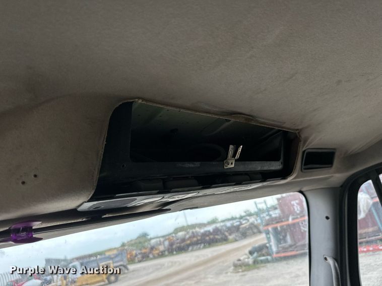 image for item DT6363 2003 Freightliner Business Class M2 dump truck