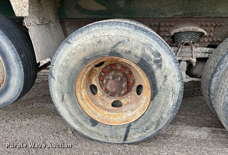 image for item DT6363 2003 Freightliner Business Class M2 dump truck