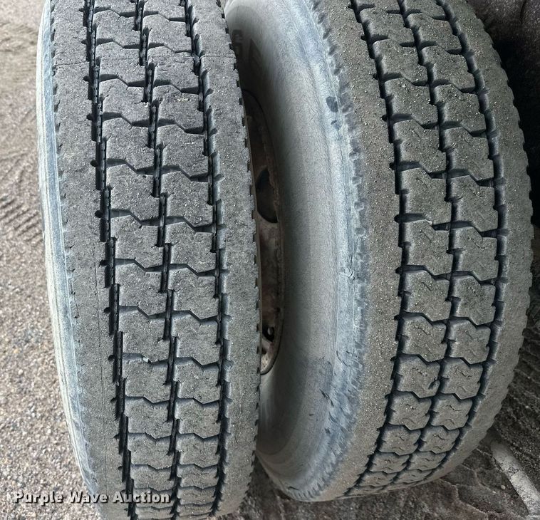 image for item DT6363 2003 Freightliner Business Class M2 dump truck