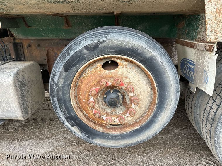 image for item DT6363 2003 Freightliner Business Class M2 dump truck