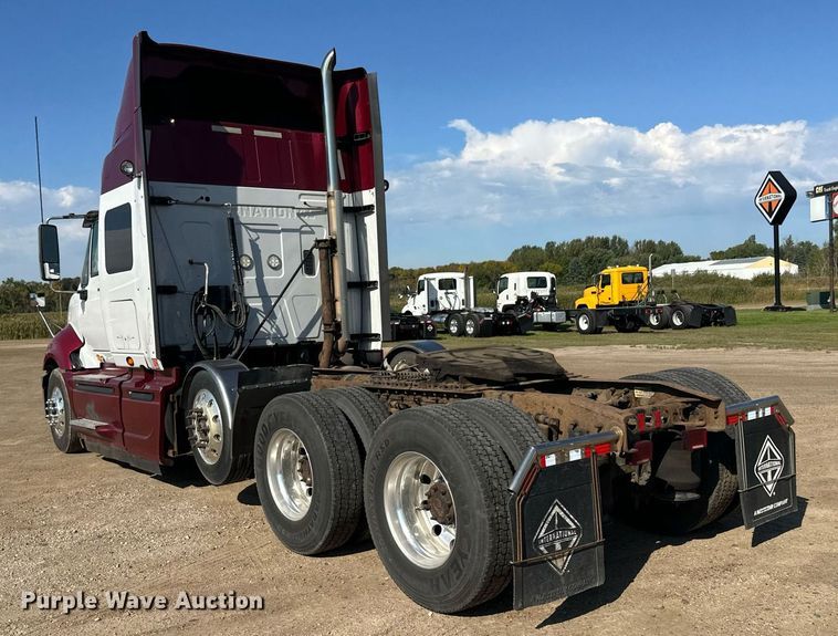 image for item DT6368 2014 International Prostar+ 122 semi truck