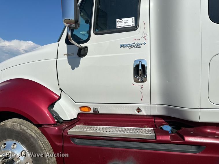 image for item DT6368 2014 International Prostar+ 122 semi truck