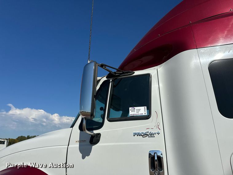 image for item DT6368 2014 International Prostar+ 122 semi truck