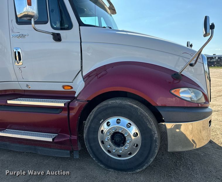 image for item DT6368 2014 International Prostar+ 122 semi truck