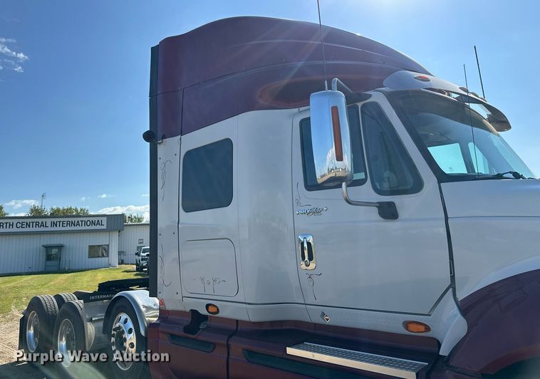 image for item DT6368 2014 International Prostar+ 122 semi truck