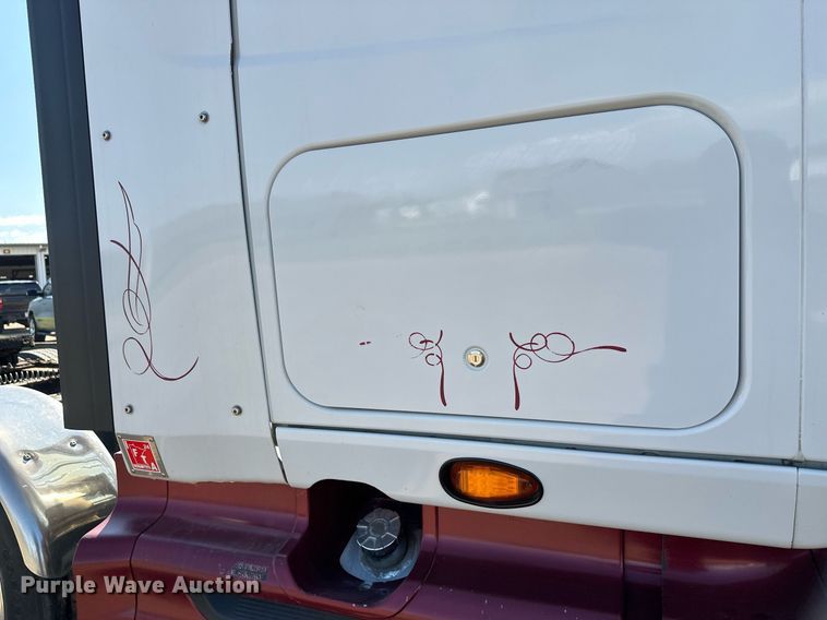 image for item DT6368 2014 International Prostar+ 122 semi truck