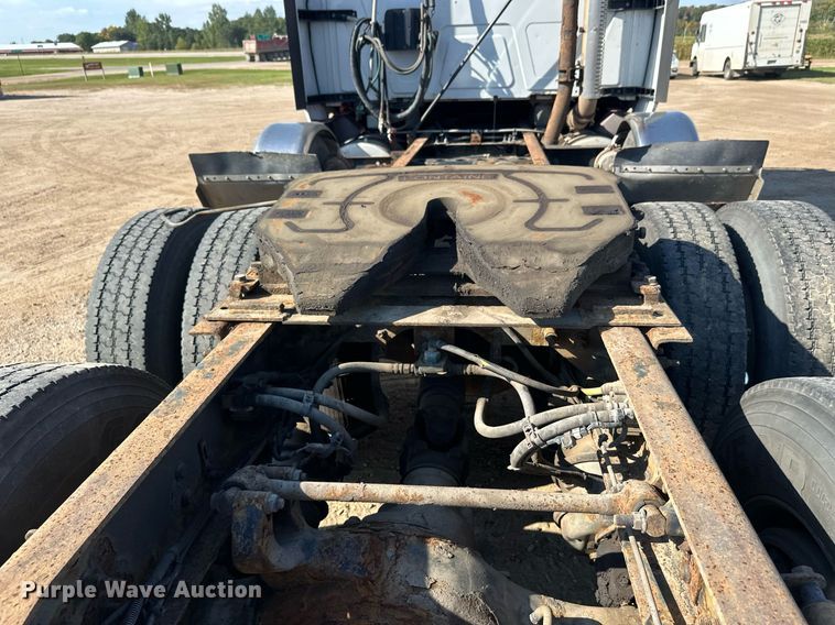 image for item DT6368 2014 International Prostar+ 122 semi truck