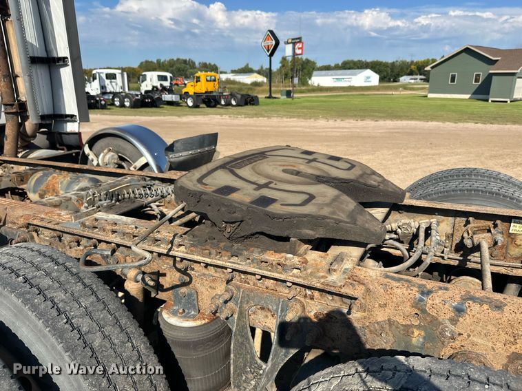 image for item DT6368 2014 International Prostar+ 122 semi truck