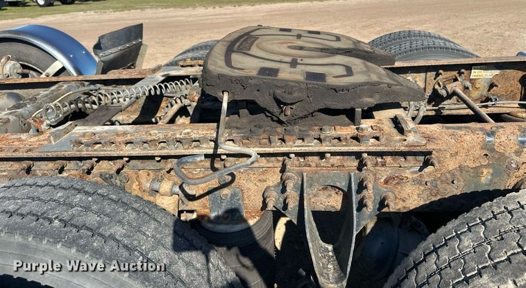 image for item DT6368 2014 International Prostar+ 122 semi truck