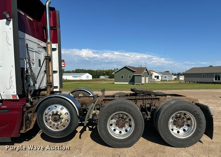 image for item DT6368 2014 International Prostar+ 122 semi truck