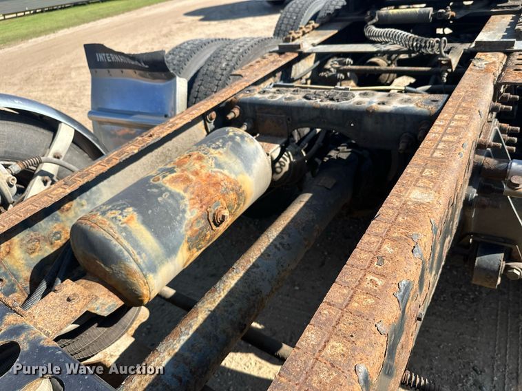 image for item DT6368 2014 International Prostar+ 122 semi truck