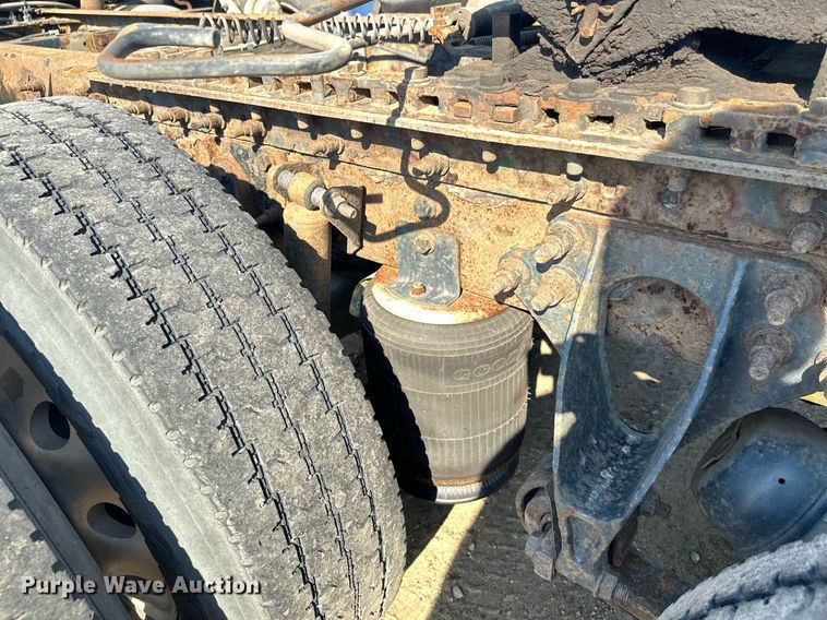 image for item DT6368 2014 International Prostar+ 122 semi truck