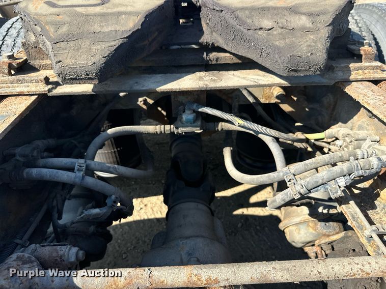 image for item DT6368 2014 International Prostar+ 122 semi truck