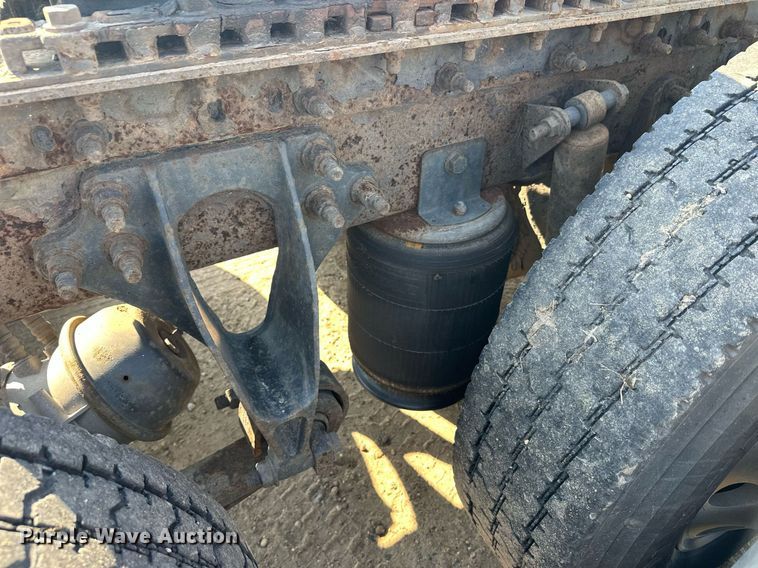 image for item DT6368 2014 International Prostar+ 122 semi truck