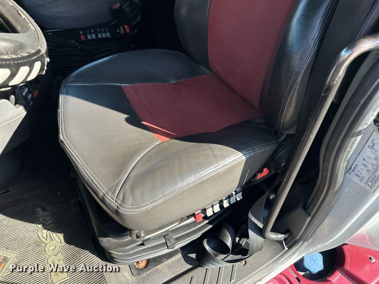 image for item DT6368 2014 International Prostar+ 122 semi truck