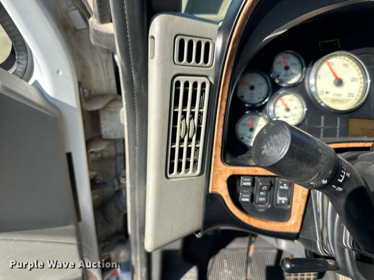 image for item DT6368 2014 International Prostar+ 122 semi truck